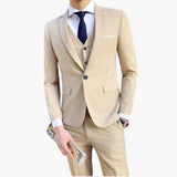 Men's Suit with Vest and Breathable Fabric for All Seasons